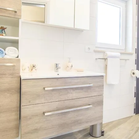 Casa Matea - 90 M From The Sea, New Private Swimming Pool Appartement Pula