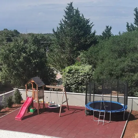 Appartement Casa Matea - 90 M From The Sea, New Private Swimming Pool Pula