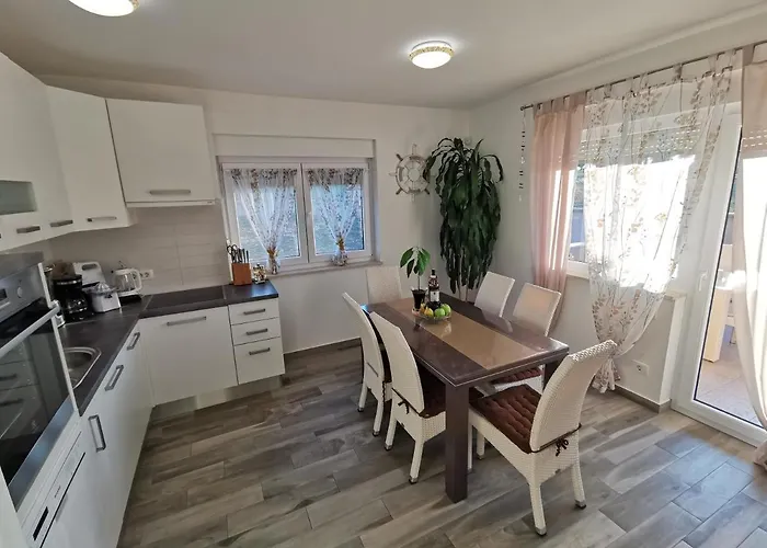 דירה Casa Matea - 90 M From The Sea, New Private Swimming Pool *