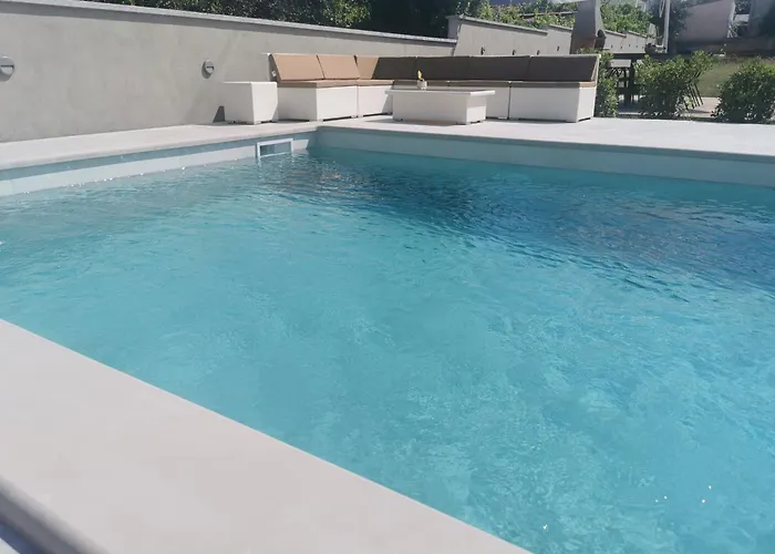 Casa Matea - 90 M From The Sea, New Private Swimming Pool דירה
