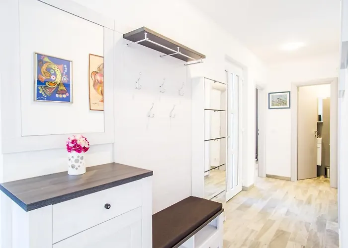 Casa Matea - 90 M From The Sea, New Private Swimming Pool Apartment Pula