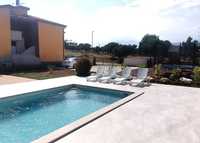 Casa Matea - 90 M From The Sea, New Private Swimming Pool Pula