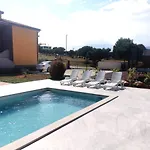 Casa Matea - 90 M From The Sea, New Private Swimming Pool Пула